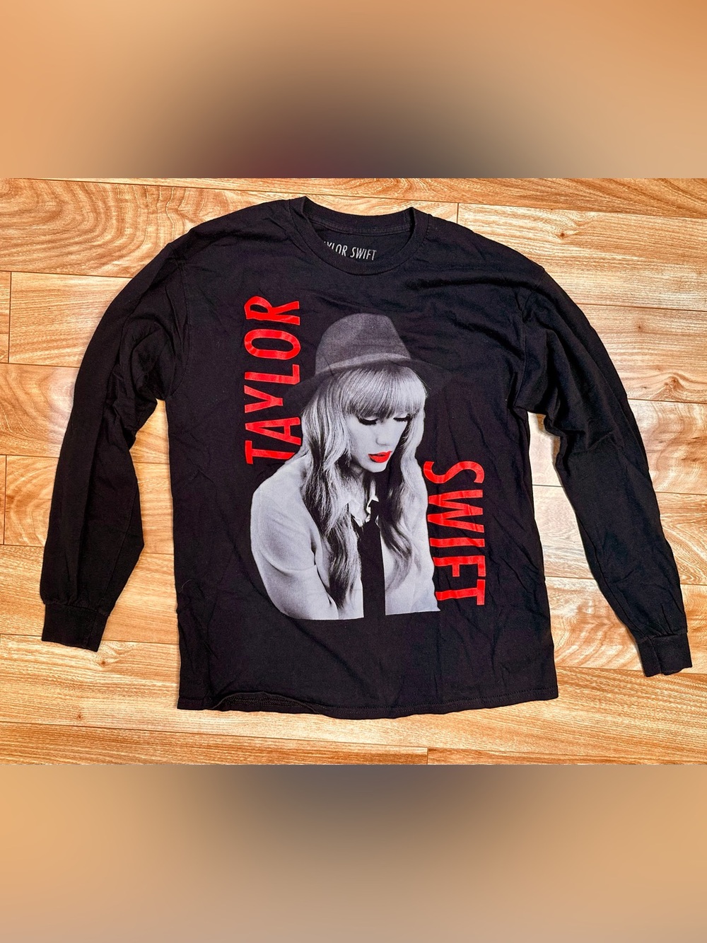 Taylor Swift Official Black Long Sleeve Graphic Band Tour T-Shirt Size Large